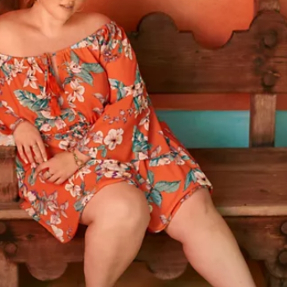 Off The Shoulder Floral Romper - Picture 4 of 4